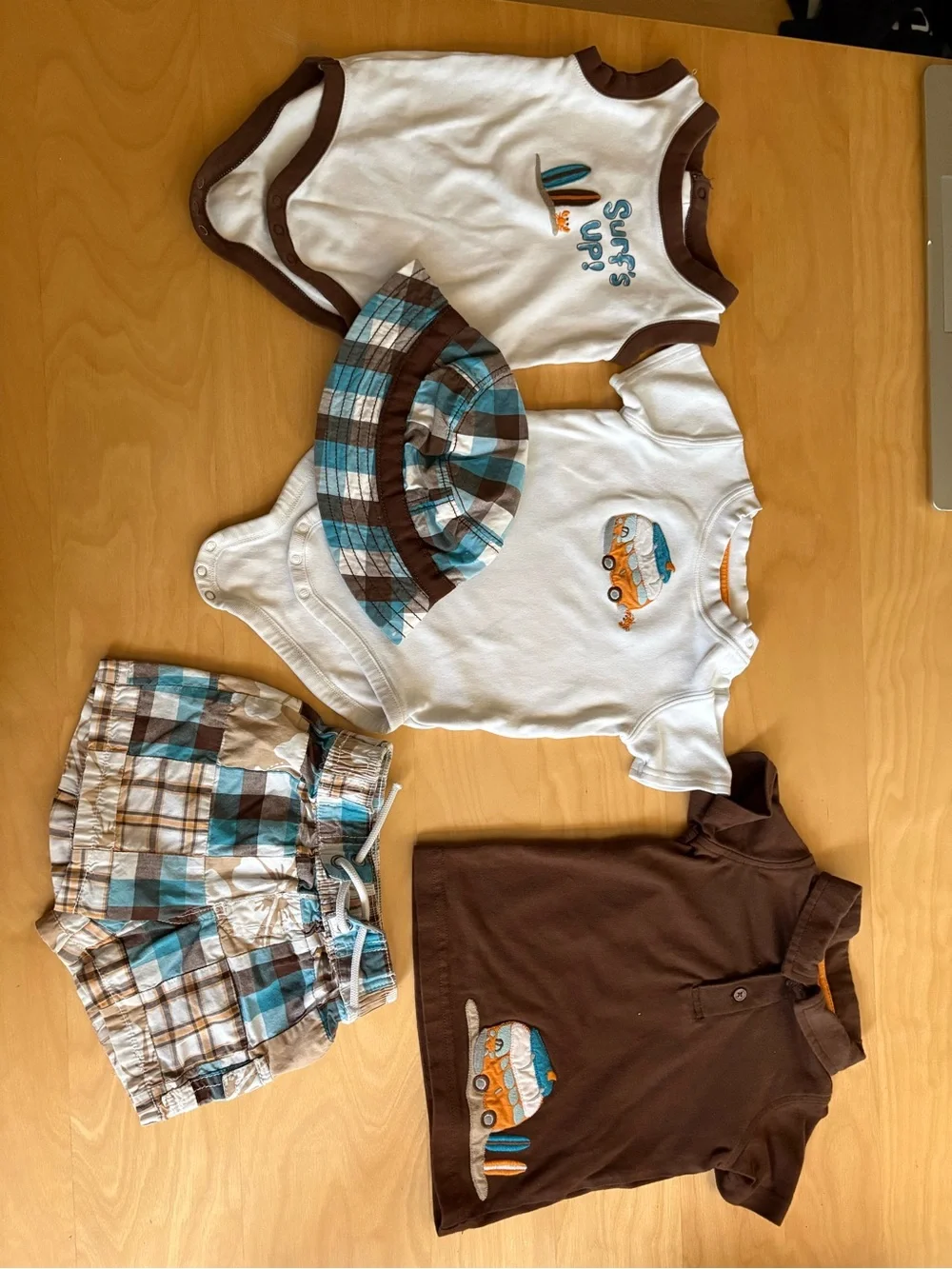 Gymboree Baby Boy 6-12 months Surfing Outfit Set in White, Brown & Teal